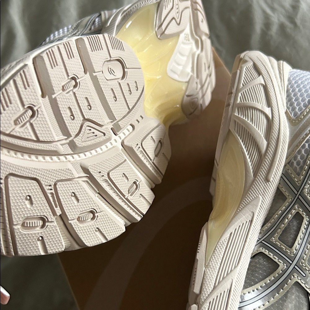 Women’s ASICS pure silver white GT-2160 women’s 7.5 crème - Picture 9 of 11